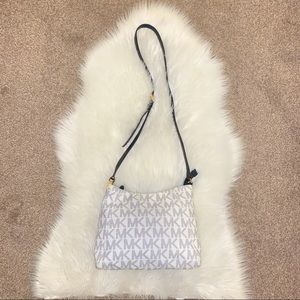 Michael kors crossbody